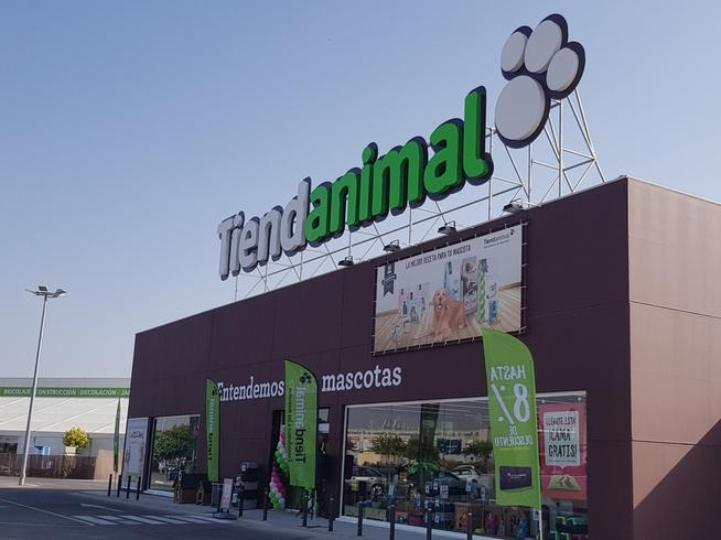 Recogida de alimentos en Tiendanimal